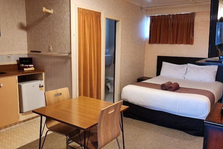 Room 18 of 34
