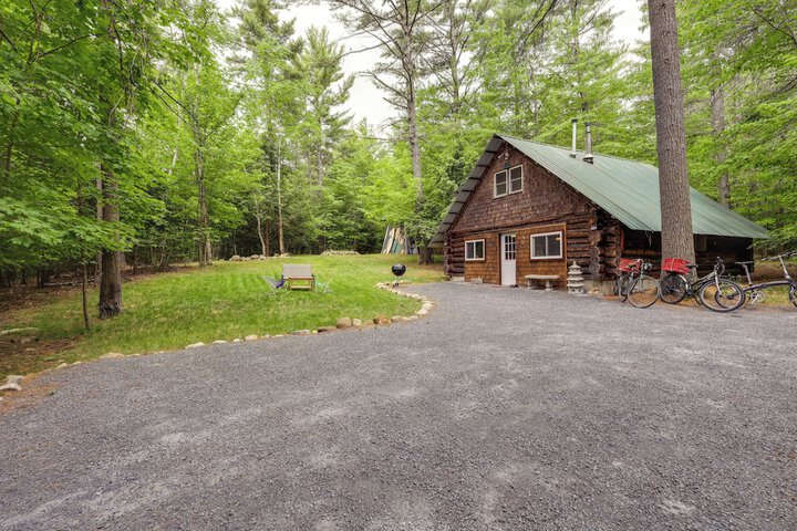 Cozy Elizabethtown Cabin w / Fire Pit!