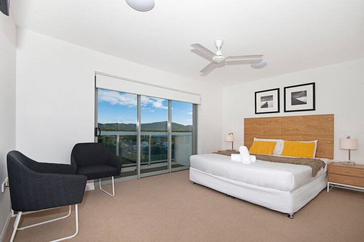 Room 7 of 35