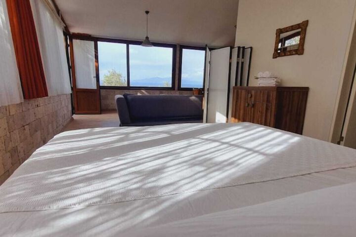 Room 10 of 50