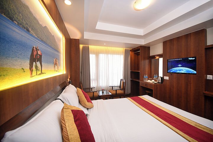 Room 6 of 32
