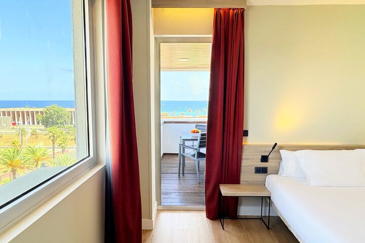 Room 32 of 75