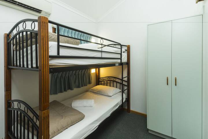 Room 3 of 126
