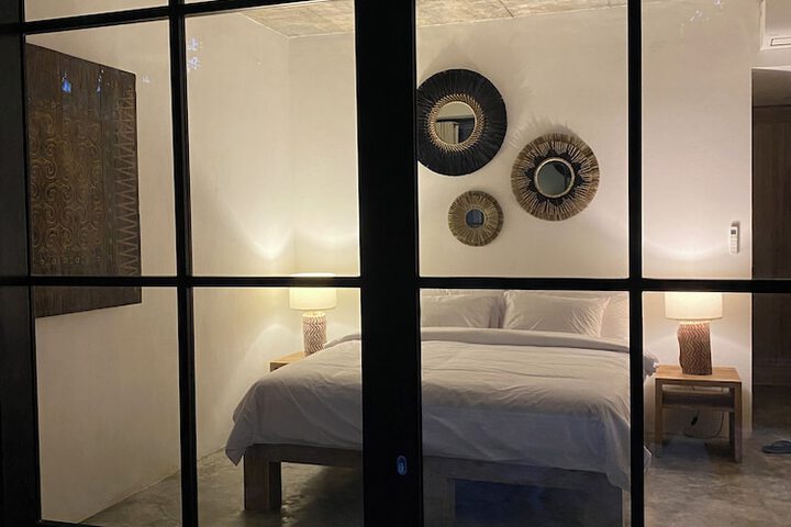 Room 9 of 30