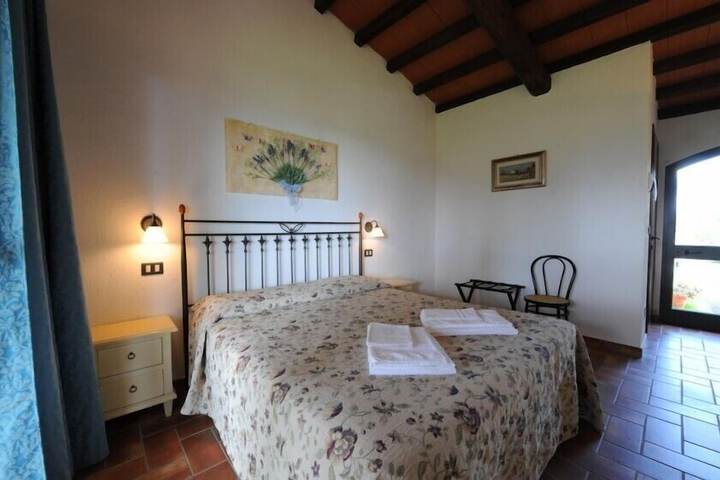Room 4 of 38