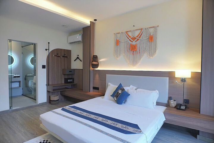 Room 7 of 17