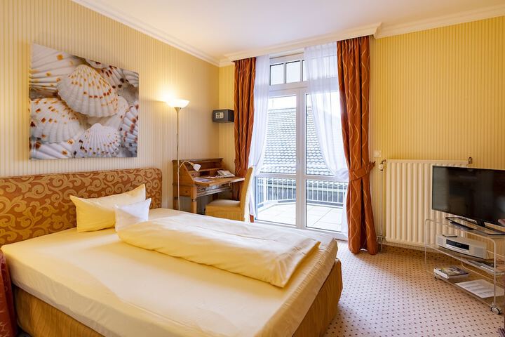 Room 33 of 70