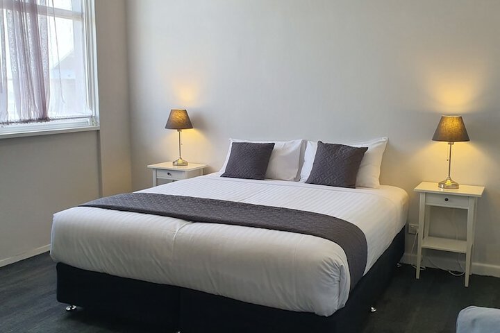 Room 10 of 25