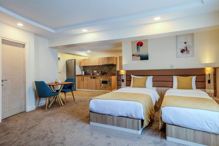 Room 36 of 170