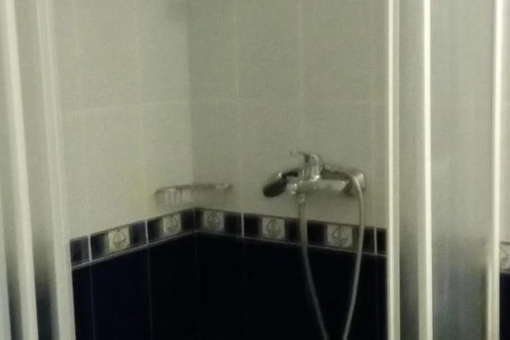 Room 6 of 13