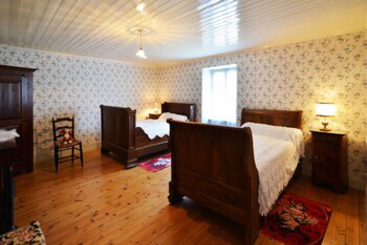 Room 4 of 5