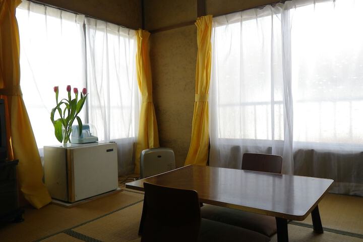 Room 2 of 92