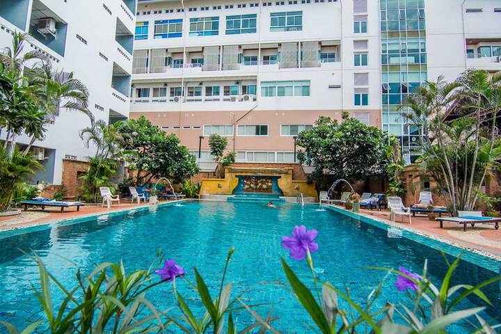 Hotel with Pool