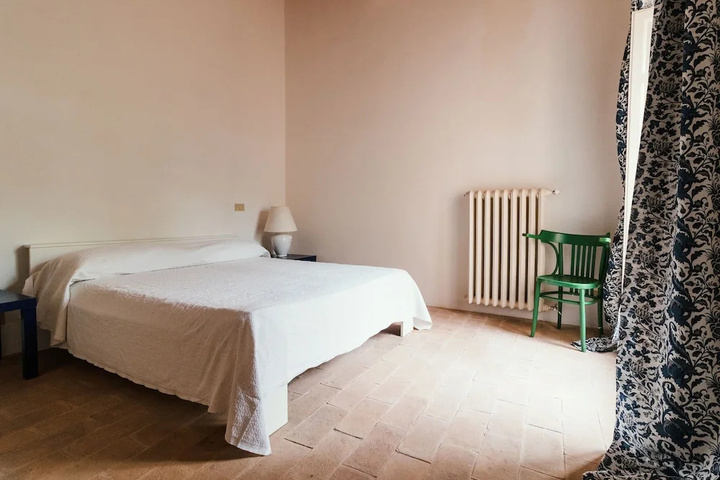 Room 4 of 19