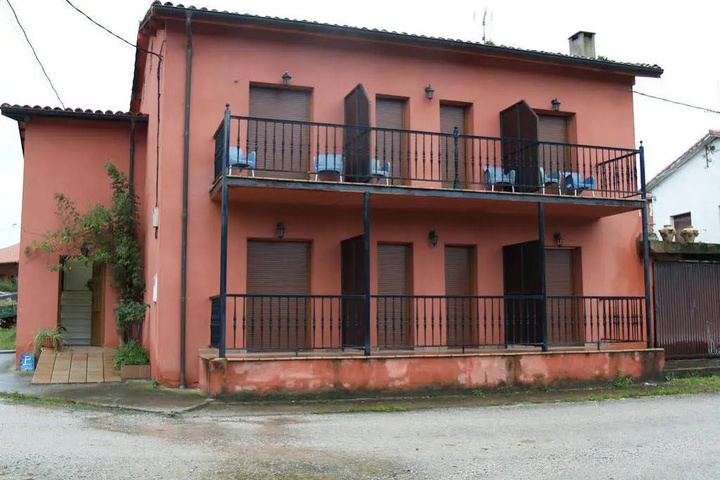 La Casa Abajo