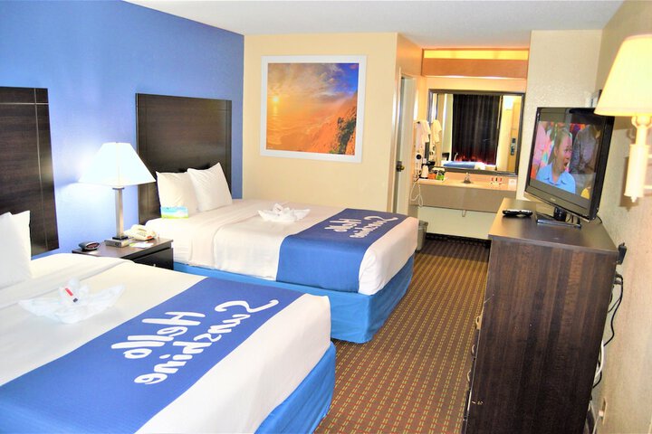 Double Accessible King Size Bed (9 of 10)