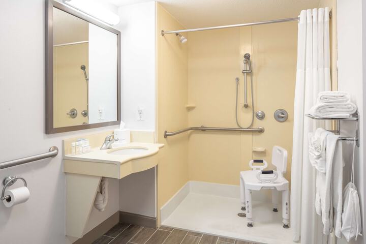 Room 18 of 29