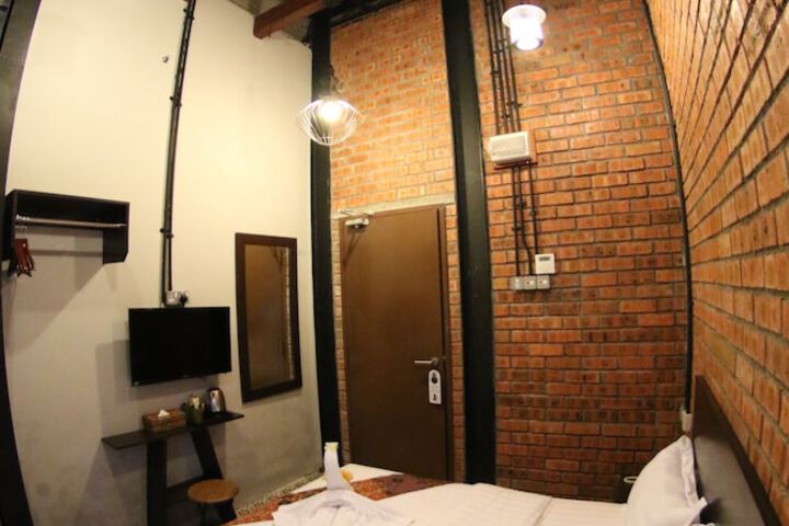 Room 14 of 31