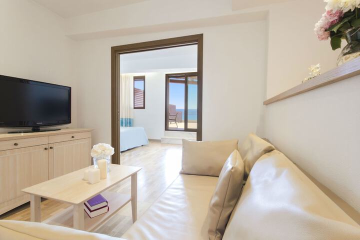 Room 43 of 145