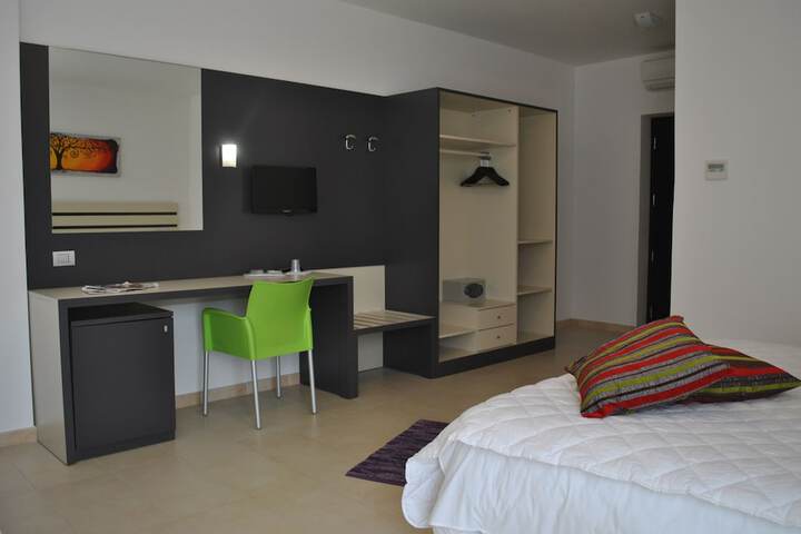 Room 14 of 37