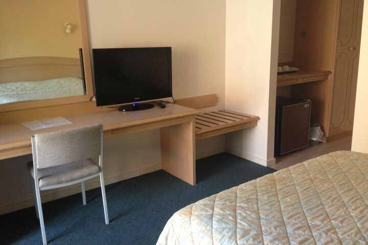 Room 8 of 41