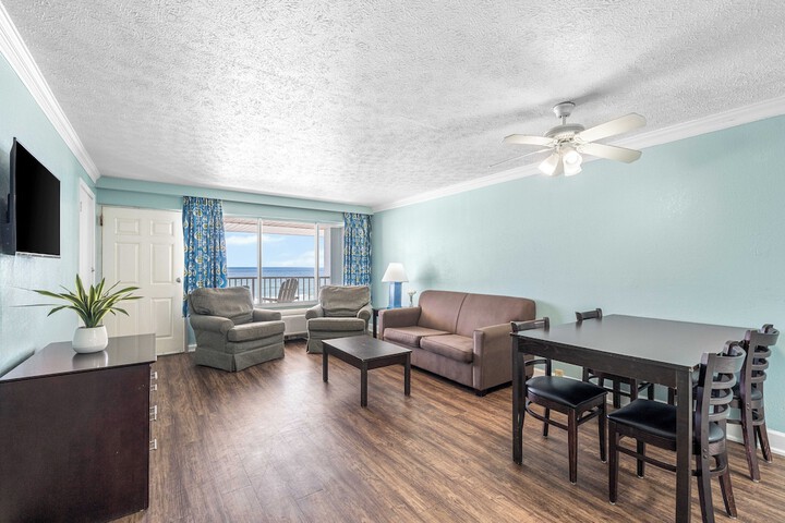 Room 52 of 120
