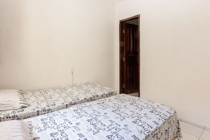 Room 4 of 36
