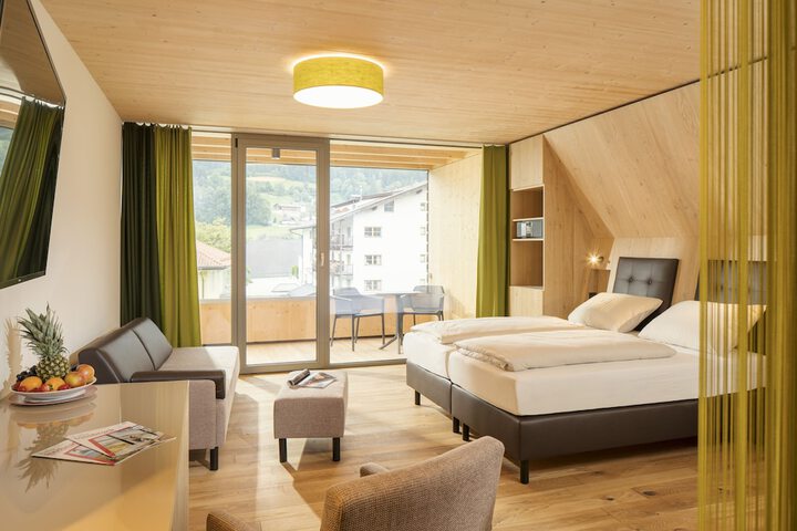 Room 2 of 68