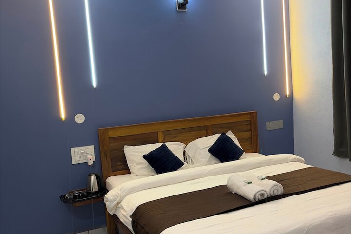 Room 10 of 31