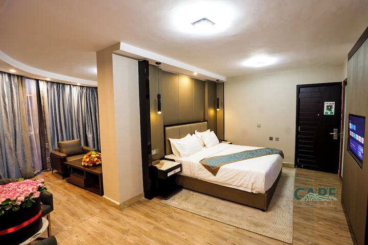 Room 7 of 18