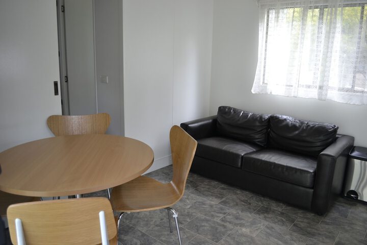 Room 2 of 74