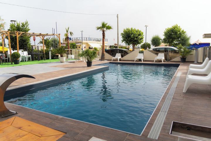 Pool 32 of 53