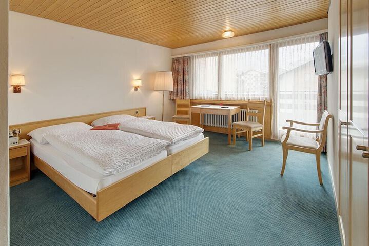 Room 7 of 75