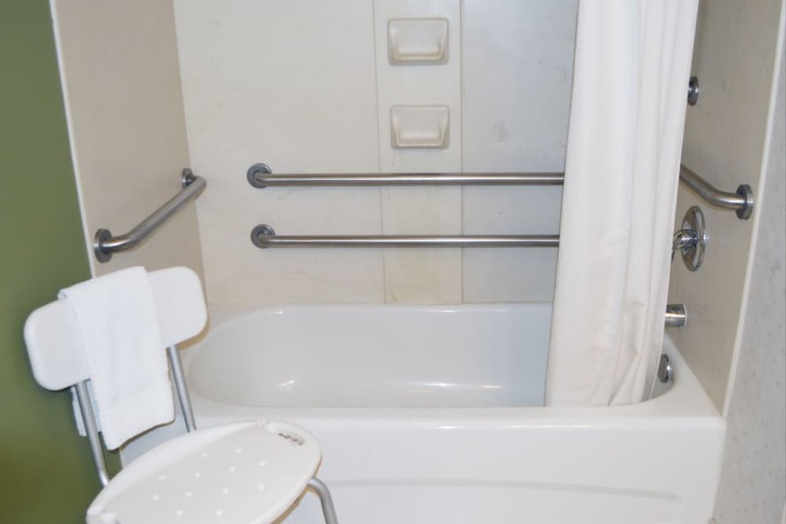 2 Queen Beds (17 of 17)
