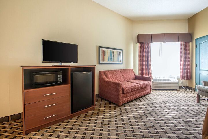 1 King Bed (7 of 12)