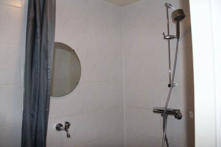 Room 40 of 61