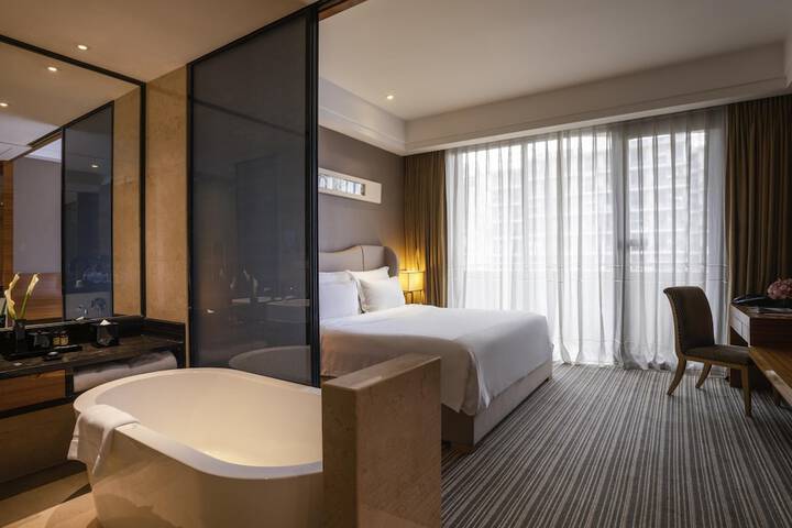 Room 32 of 105