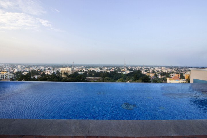Pool Hotel