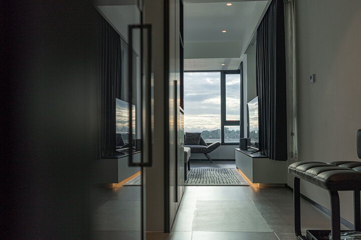 Room 32 of 100