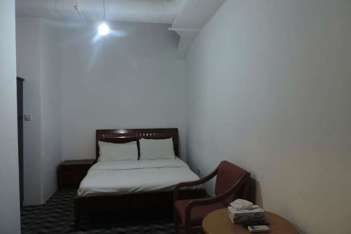 Room 3 of 22