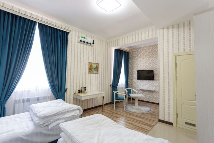 Room 8 of 25