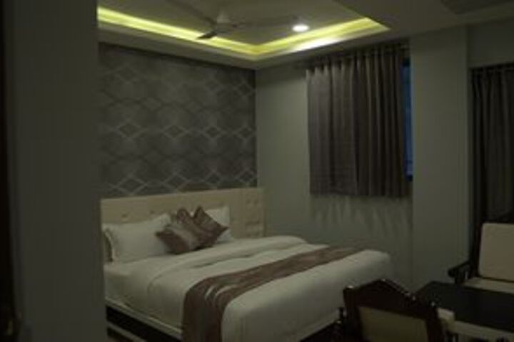 Room 10 of 21