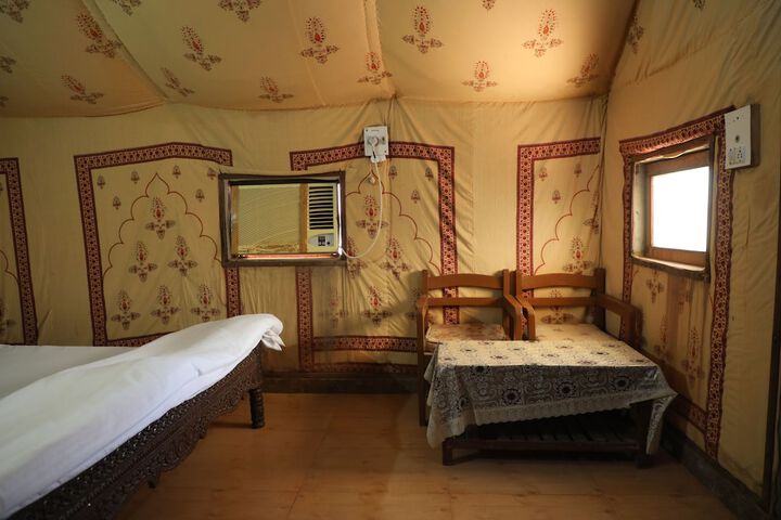Room 3 of 7