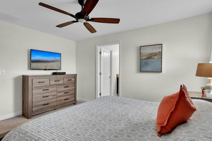 Room 11 of 34