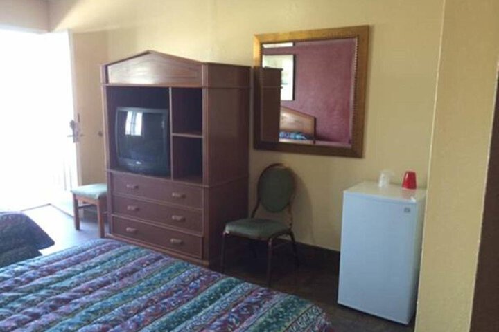 CALIFORNIA INN