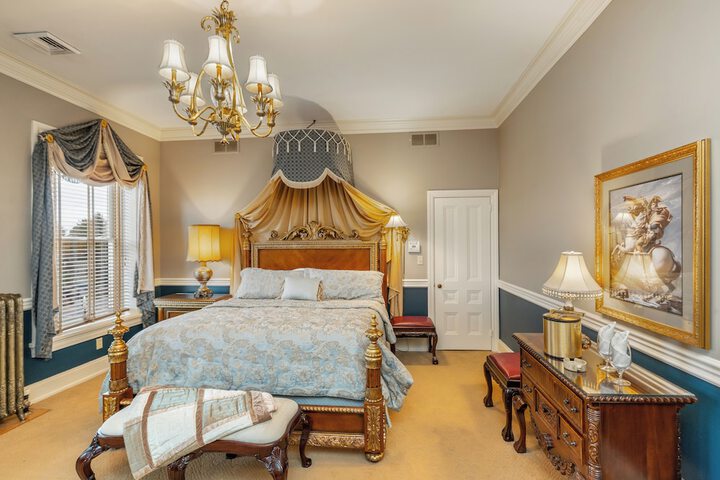 Room 55 of 132
