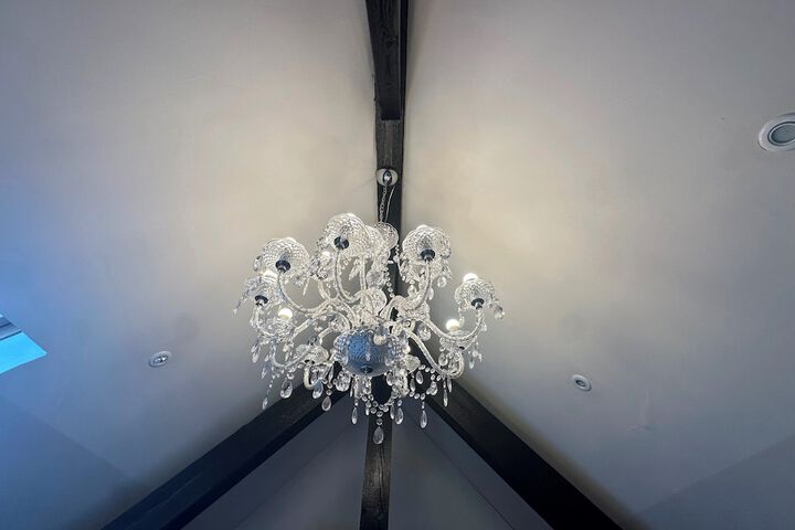 Room 27 of 40