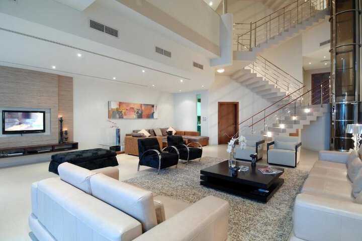 Room 8 of 16