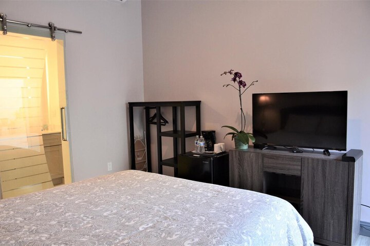 Room 18 of 48