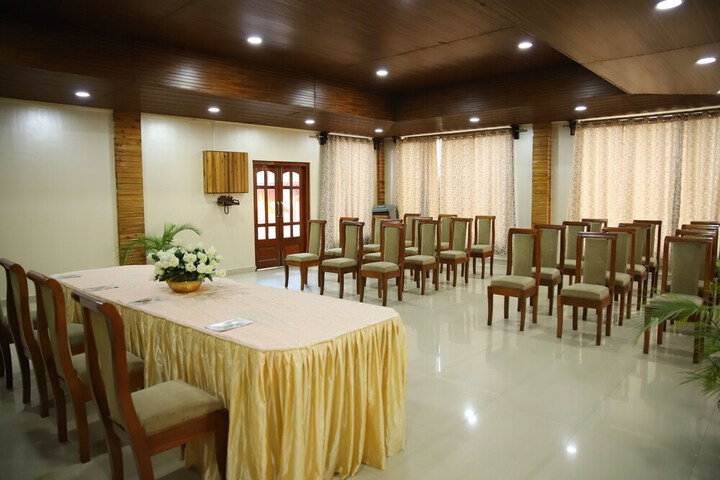 Ballroom/Hall 51 of 68